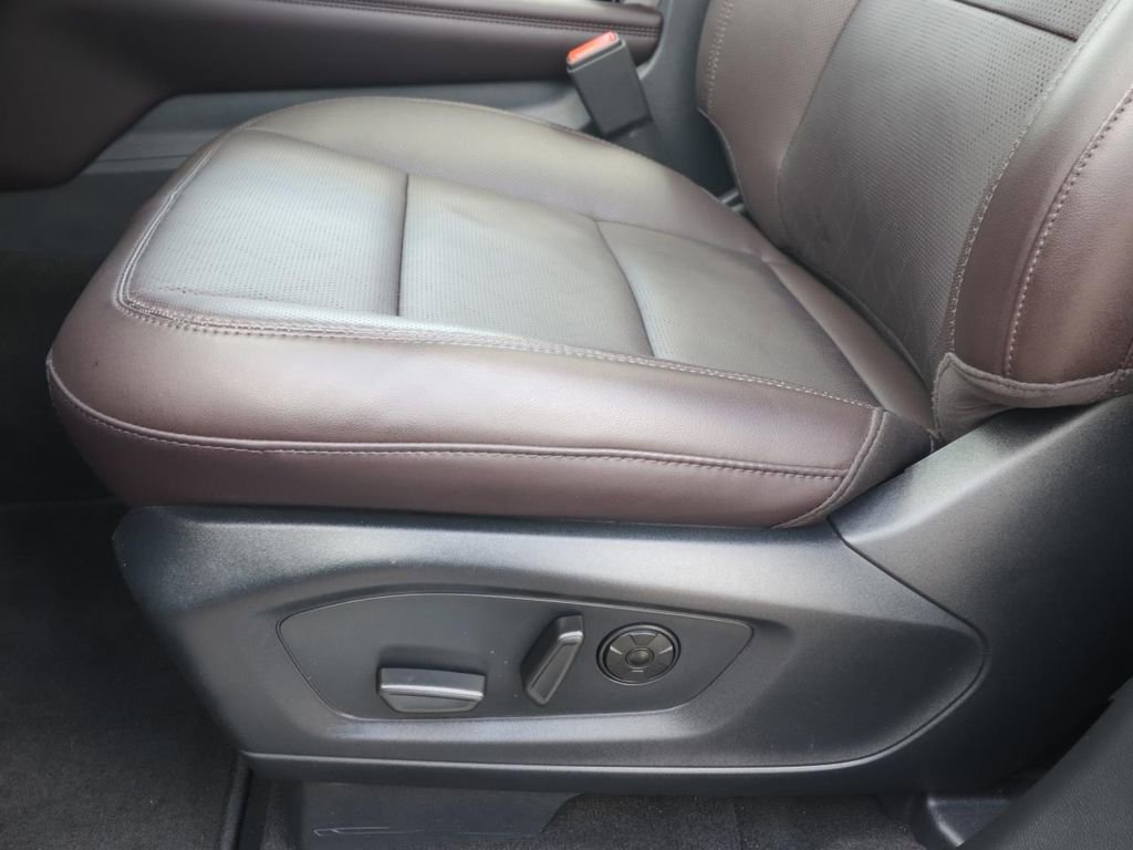 Certified 2026 Ford Explorer Platinum RWD image 17