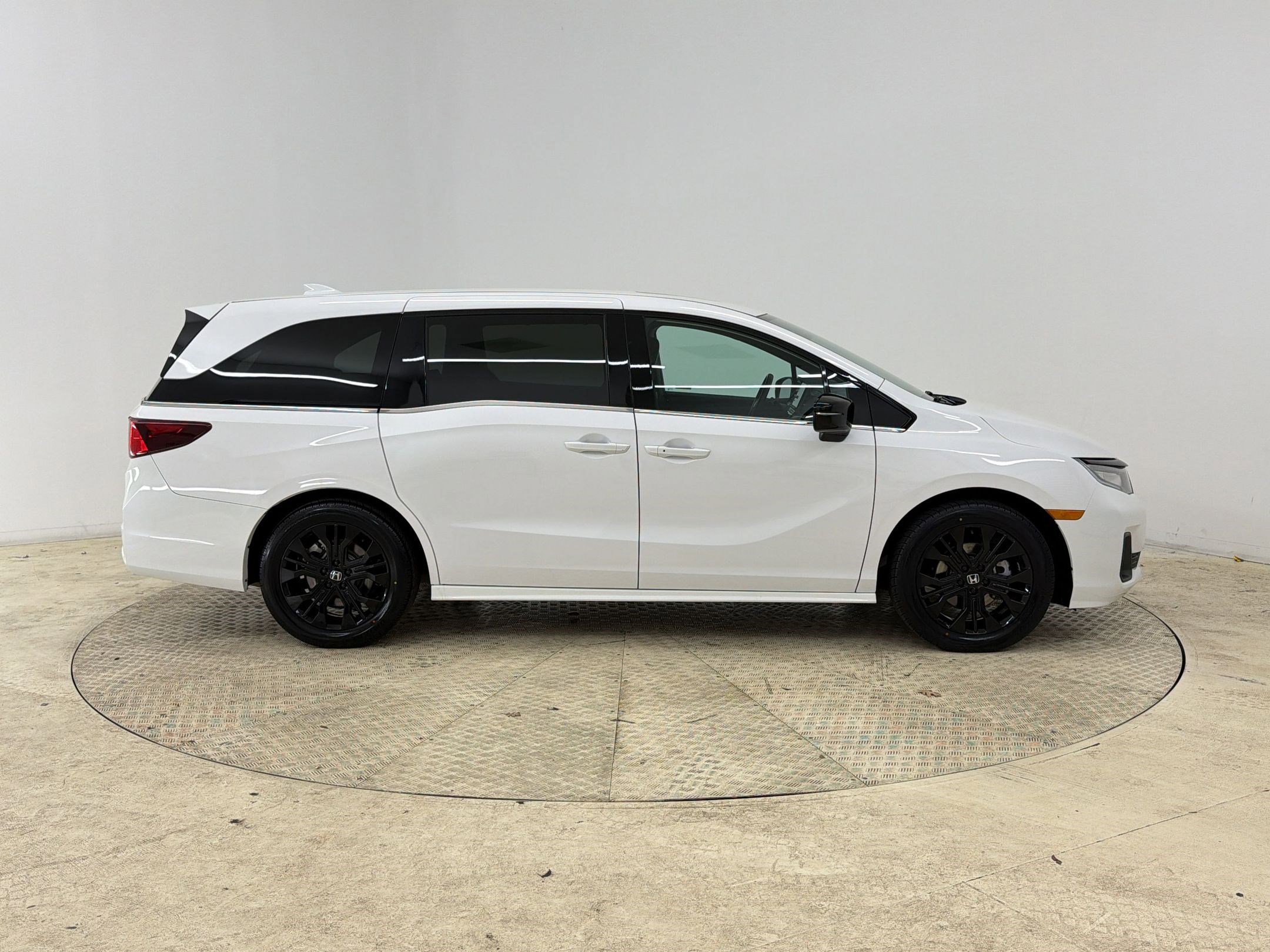 Used 2025 Honda Odyssey Sport-L image 8