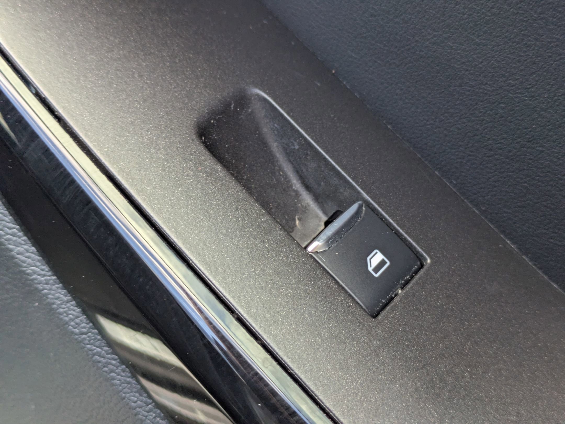 Certified 2024 Ford Explorer ST-Line w/ Class IV Trailer Tow Package image 40