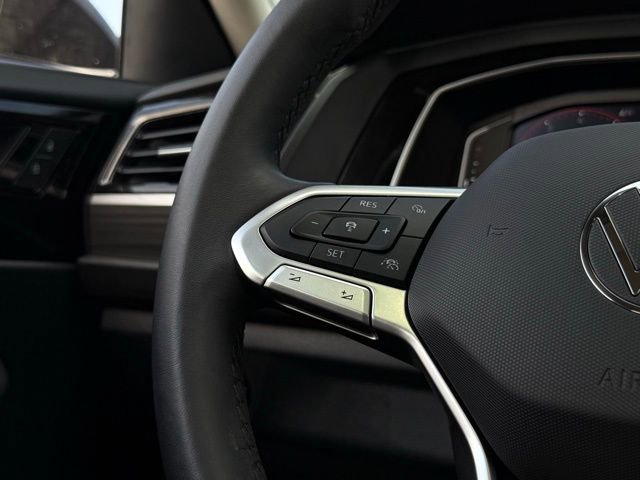 Used 2024 Volkswagen Jetta SEL FWD image 11