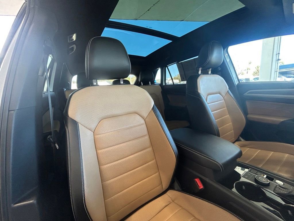 Used 2022 Volkswagen Atlas Cross Sport SEL Premium R-Line image 31