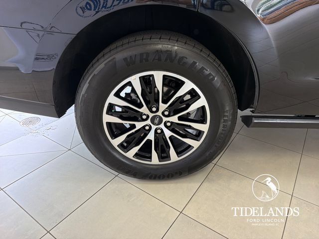 Certified 2025 Ford Expedition Platinum AWD/4WD image 35