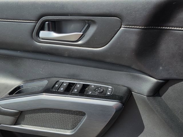 Used 2024 Nissan Pathfinder SL w/ SL Premium Package FWD image 18