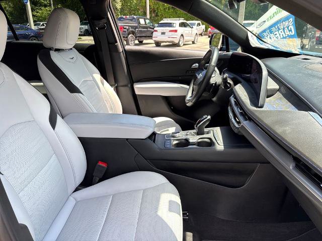Used 2025 Cadillac XT4 Sport FWD image 28