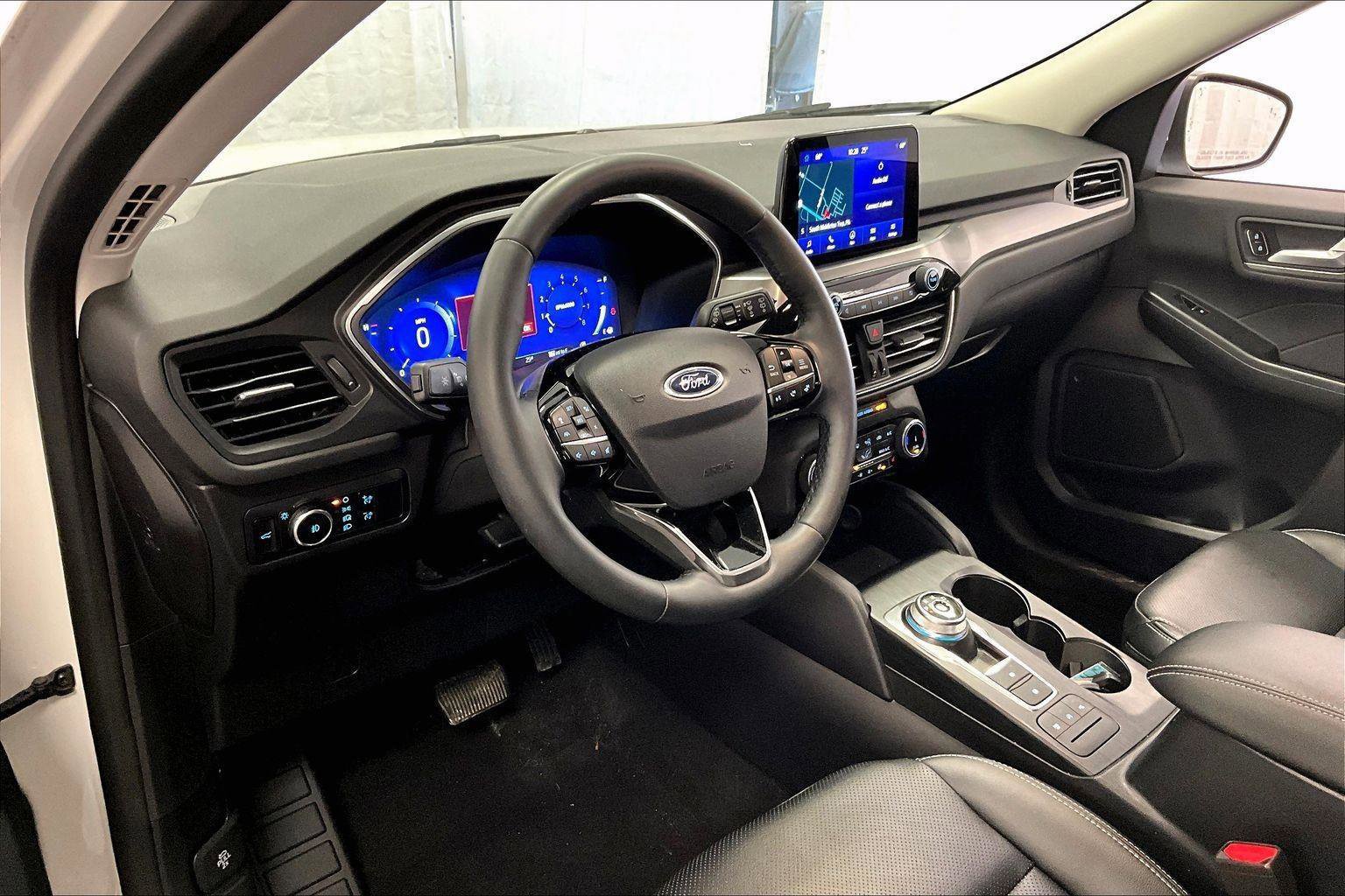 Certified 2022 Ford Escape Titanium w/ Class II Trailer Tow Package image 12