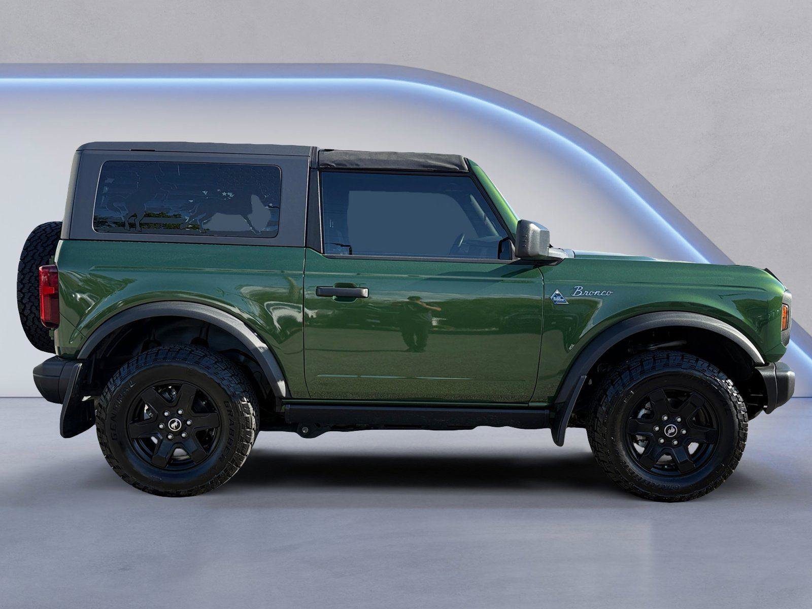 Certified 2024 Ford Bronco Black Diamond AWD/4WD image 2