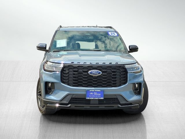 Certified 2025 Ford Explorer ST-Line w/ Premium Package RWD image 2