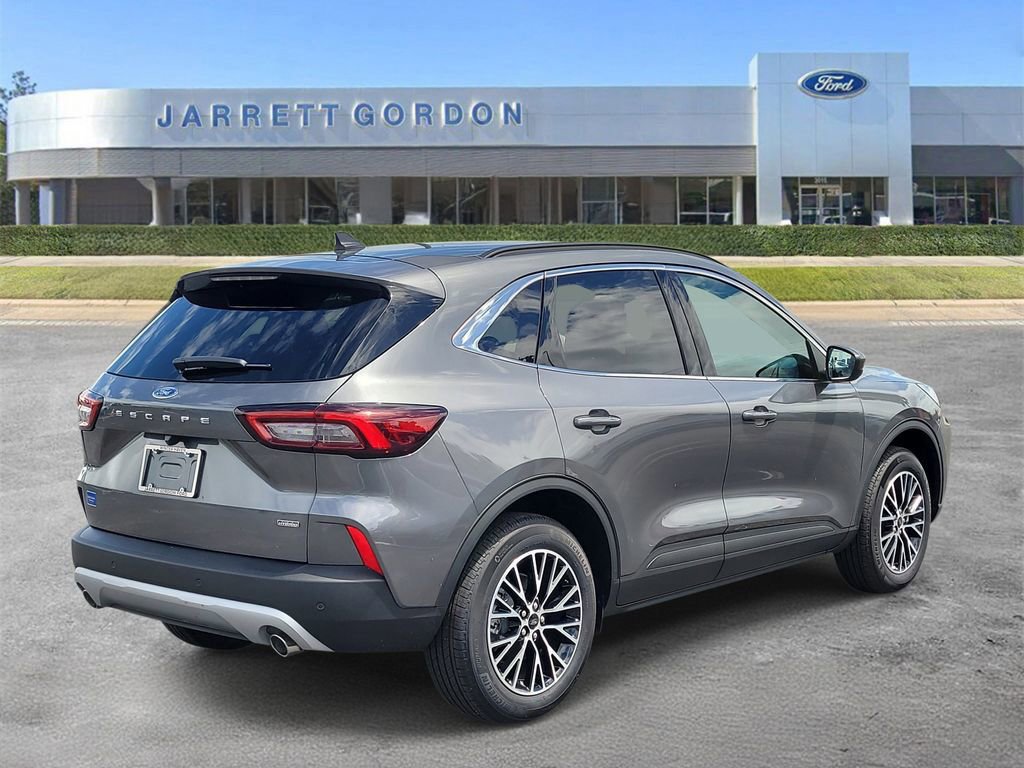 Certified 2026 Ford Escape SE image 3