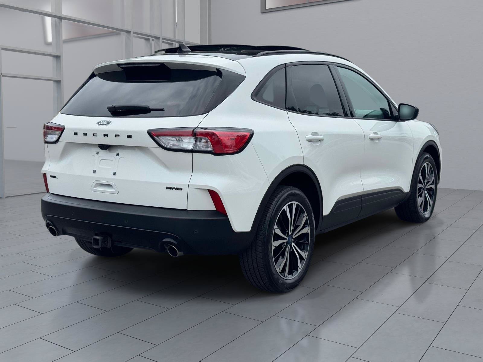 Certified 2022 Ford Escape SEL w/ SEL Stealth AWD Package image 6
