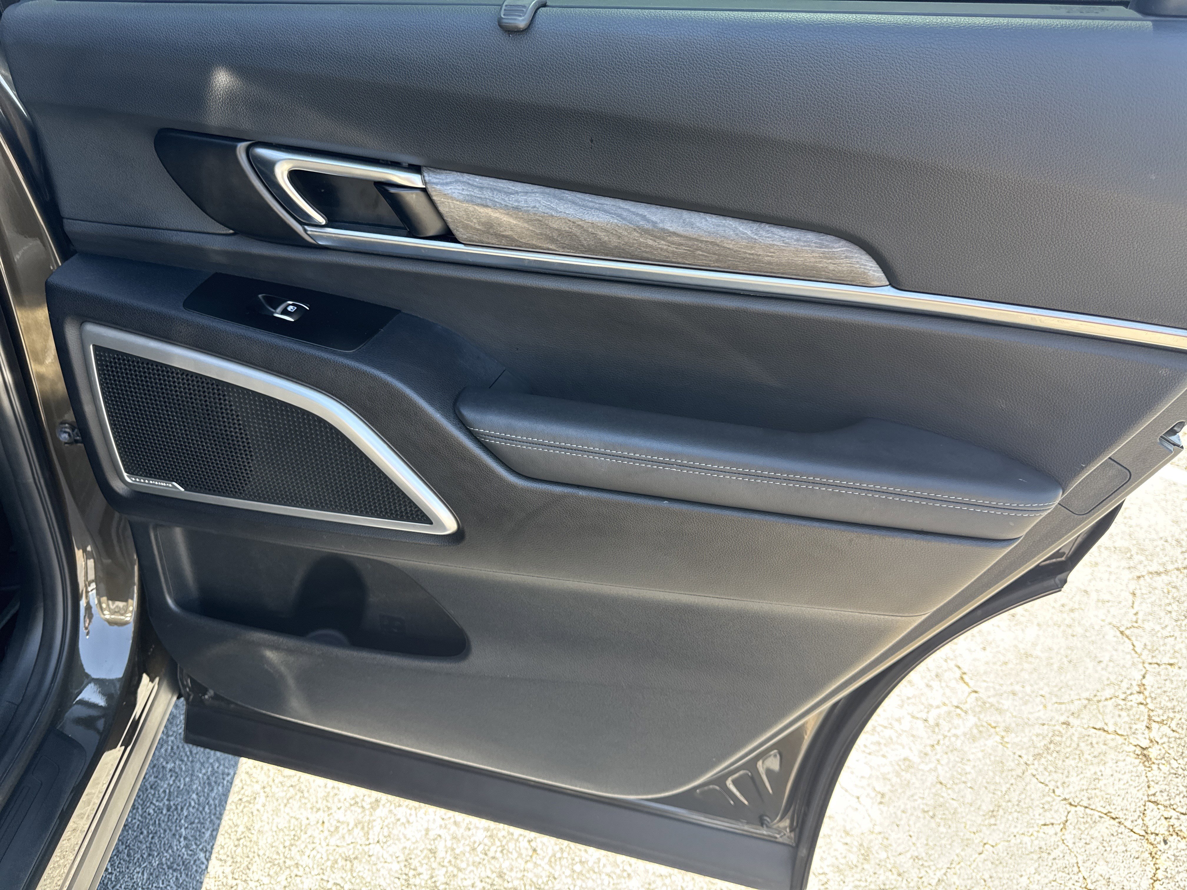 Used 2022 Kia Telluride EX w/ EX Premium Package image 23