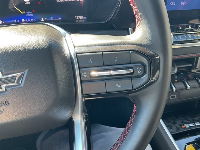 Used 2025 Chevrolet Colorado Z71 AWD/4WD image 18