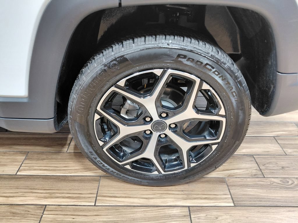 Used 2025 Jeep Compass Limited AWD/4WD image 9