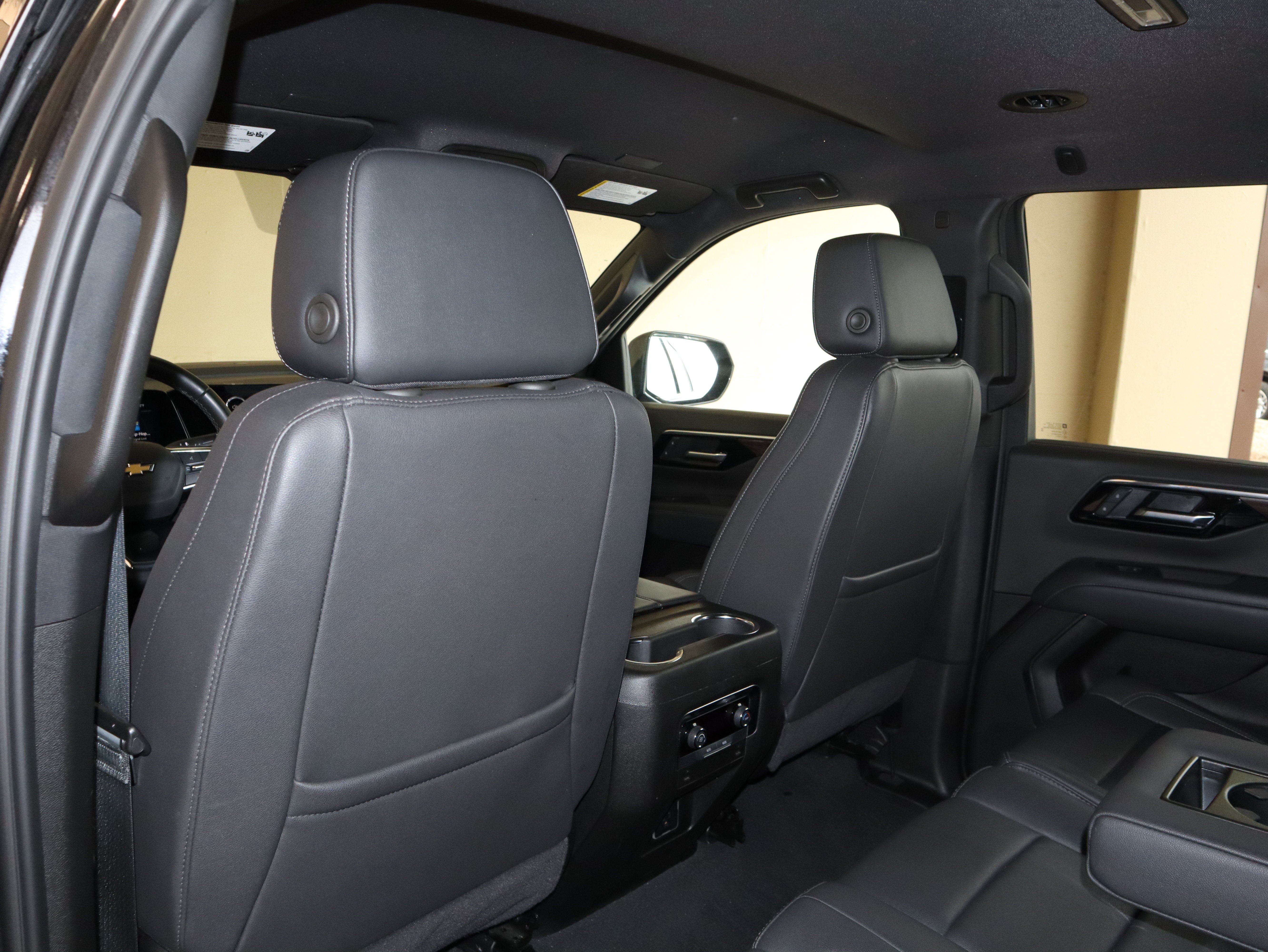 Used 2025 Chevrolet Tahoe LT RWD image 33