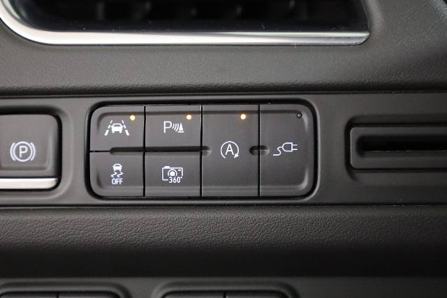 Used 2022 Chevrolet Suburban RST w/ Sport Performance Package AWD/4WD image 35