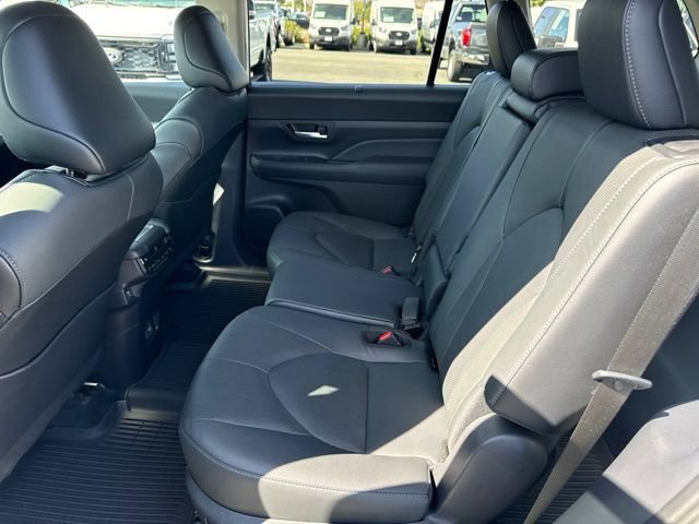 Used 2025 Toyota Grand Highlander AWD Hybrid image 12