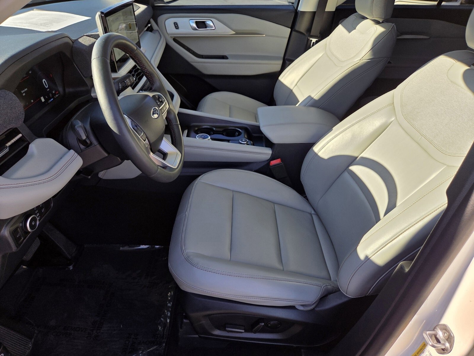 Certified 2025 Ford Explorer Active w/ Active Comfort Package image 10