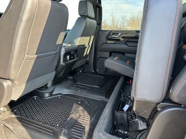 Used 2024 GMC Sierra 2500 AT4 w/ AT4 Premium Plus Package AWD/4WD image 9