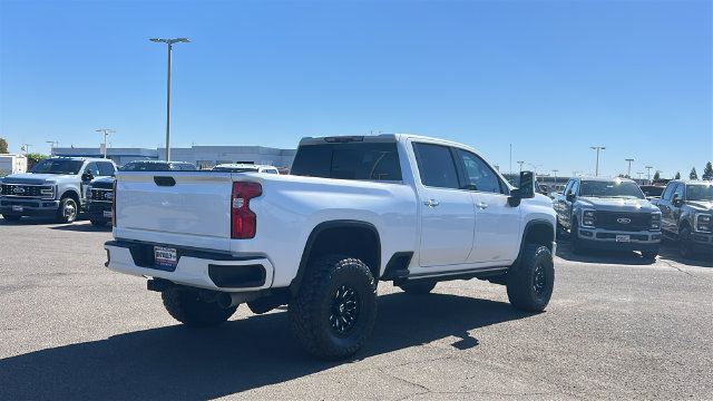 Used 2021 Chevrolet Silverado 2500 High Country AWD/4WD image 3