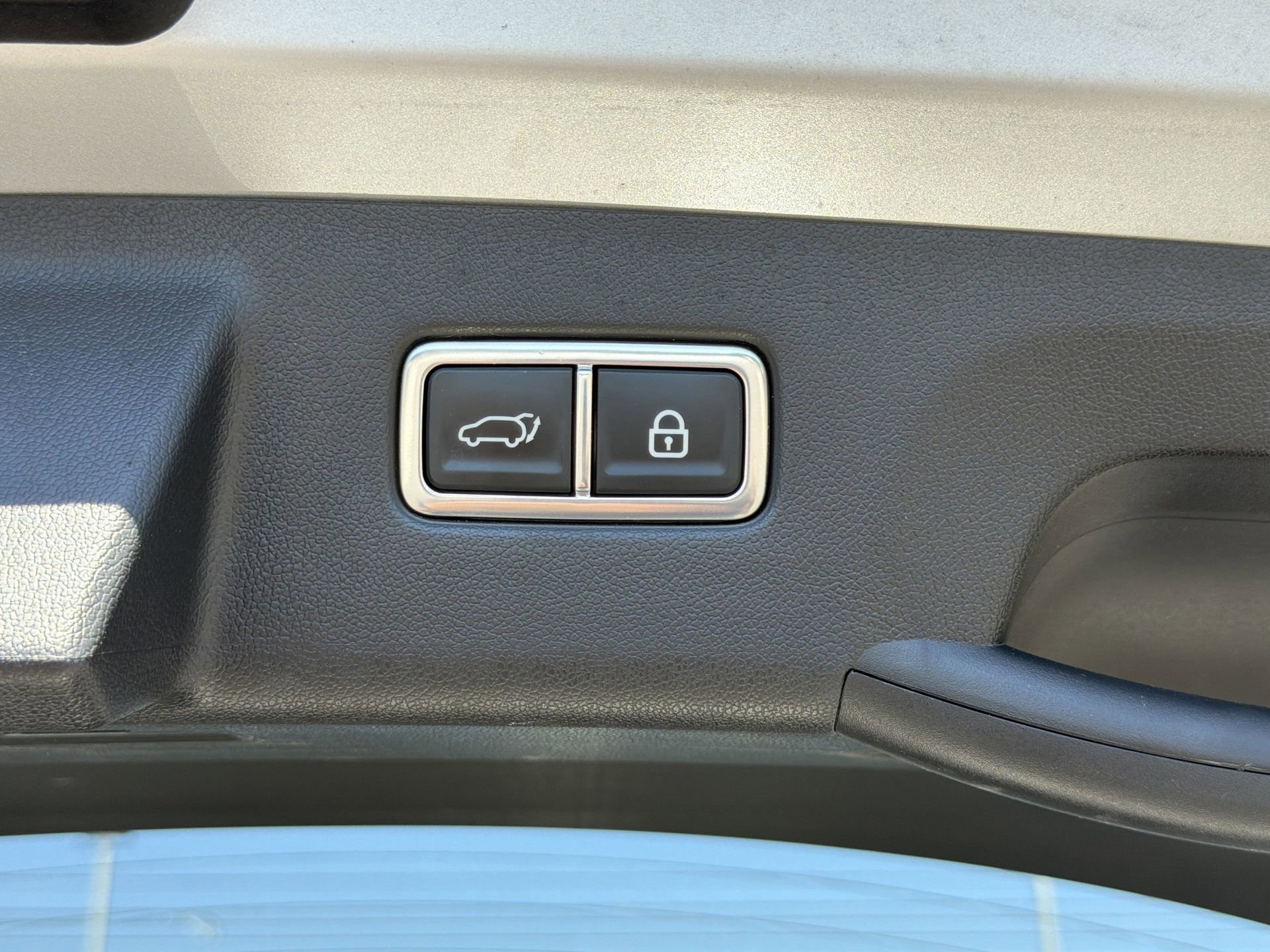 Used 2023 Kia Sorento SX Prestige image 35