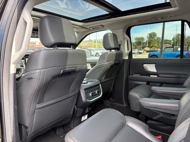Certified 2025 Ford Expedition Active AWD/4WD image 18