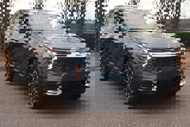 Used 2024 Kia Sportage LX image 7