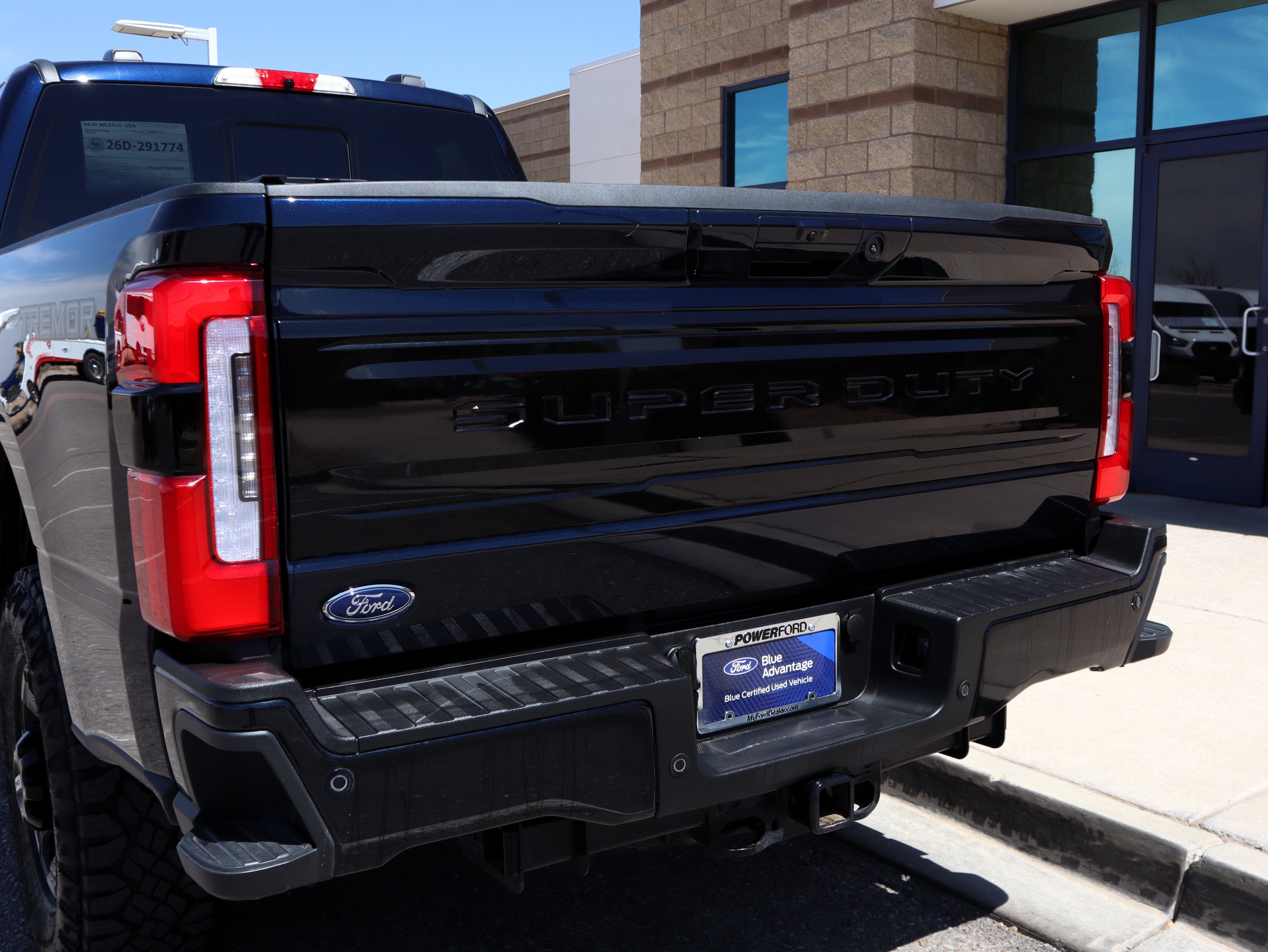 Certified 2025 Ford F250 Platinum w/ Tremor Off-Road Package AWD/4WD image 19