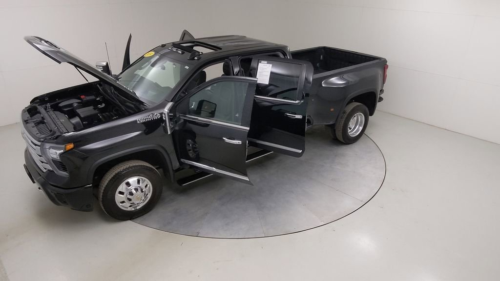 Used 2024 Chevrolet Silverado 3500 High Country w/ High Country Premium Package image 58