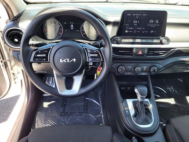 Used 2023 Kia Forte LXS w/ LXS Technology Package FWD image 9