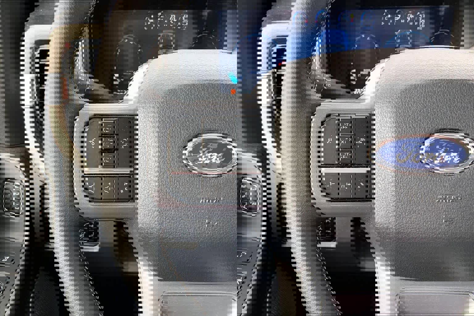 Certified 2025 Ford F250 Lariat w/ Tremor Off-Road Package image 23