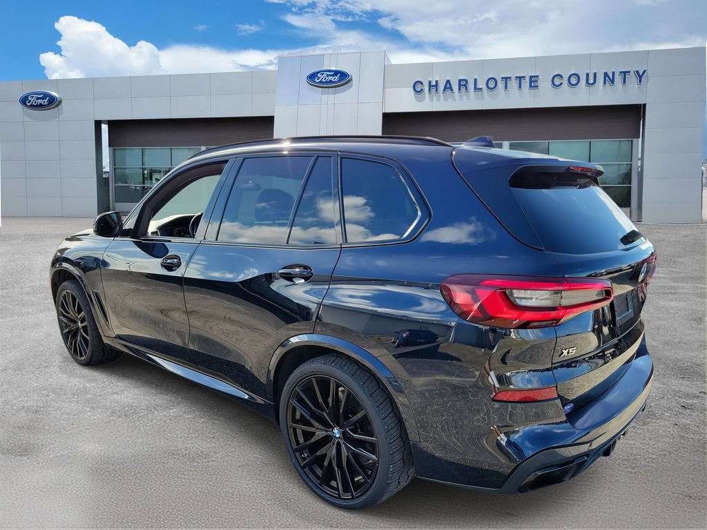 Used 2021 BMW X5 M50i w/ Executive Package image 3
