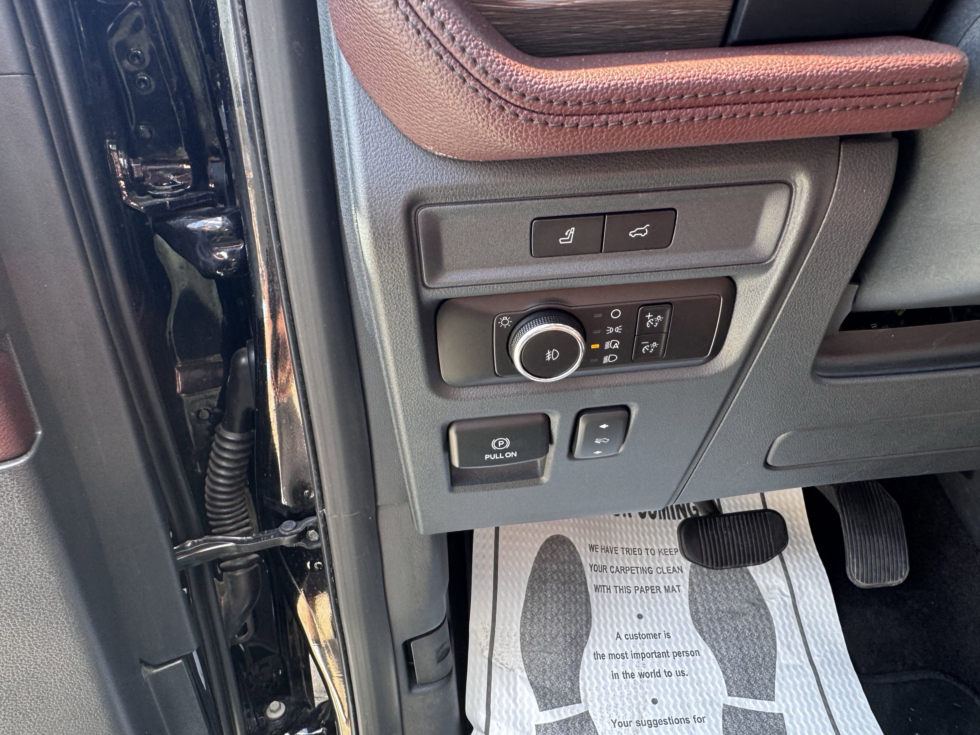 Certified 2023 Ford Expedition Limited image 11