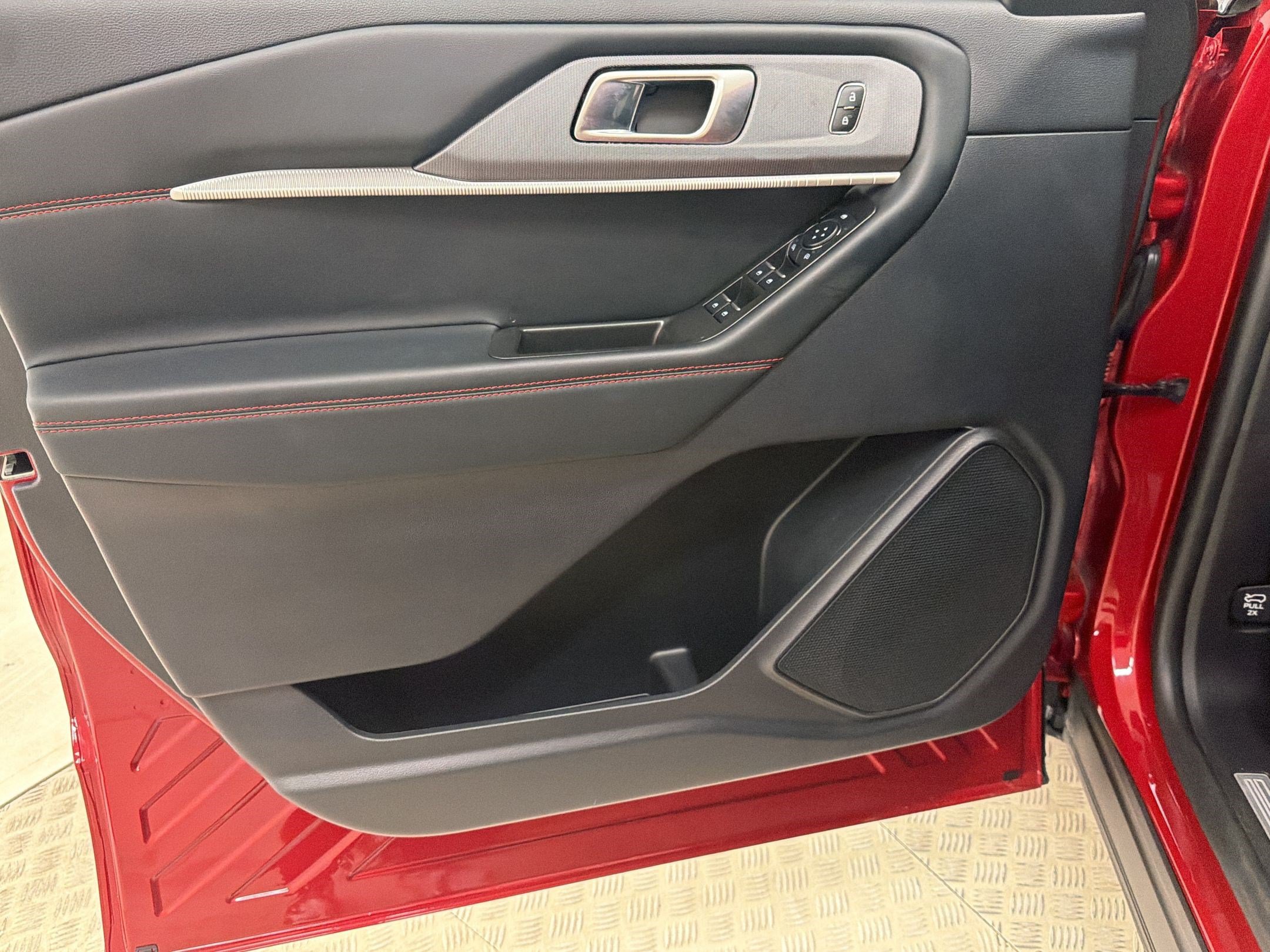 Certified 2025 Ford Explorer ST-Line RWD image 14
