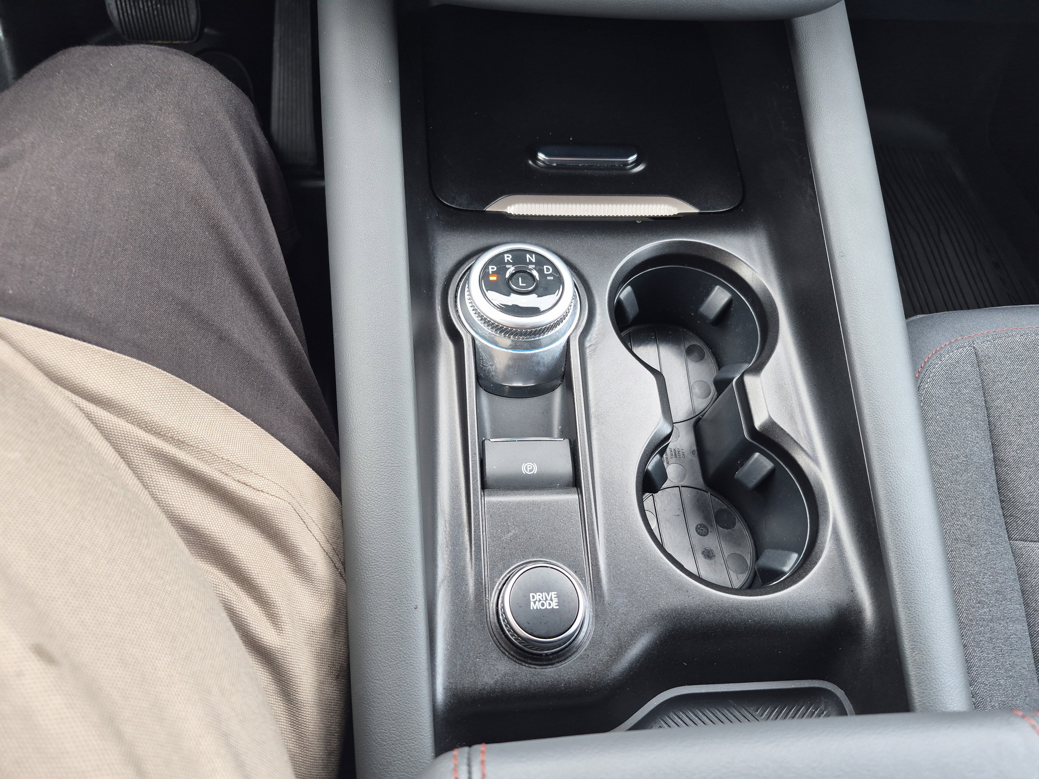 Certified 2025 Ford Explorer Active image 27