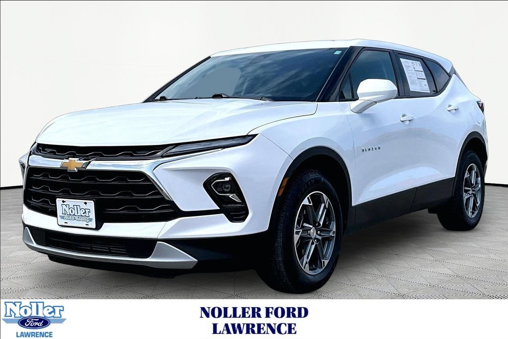 Used 2025 Chevrolet Blazer LT AWD/4WD image 1