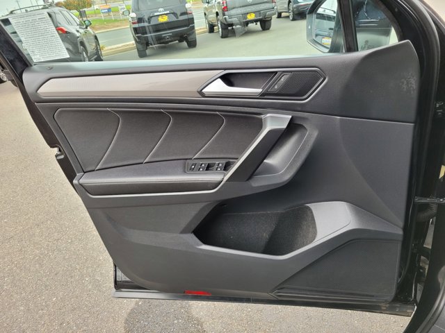 Used 2022 Volkswagen Tiguan SE image 27