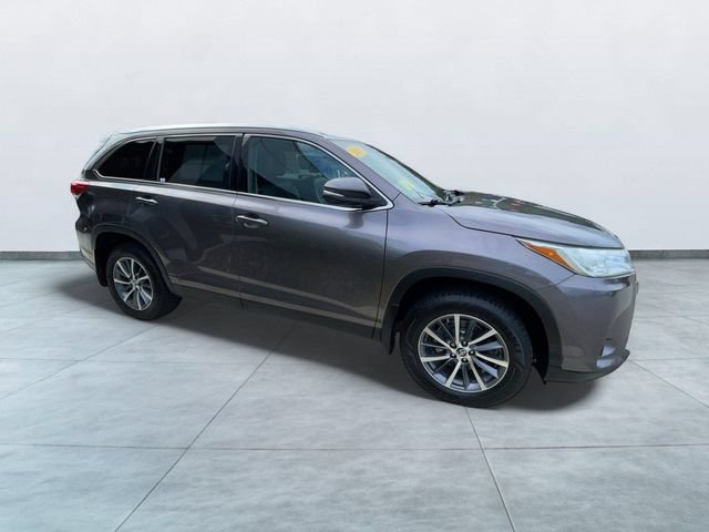 Used 2019 Toyota Highlander XLE AWD/4WD image 8