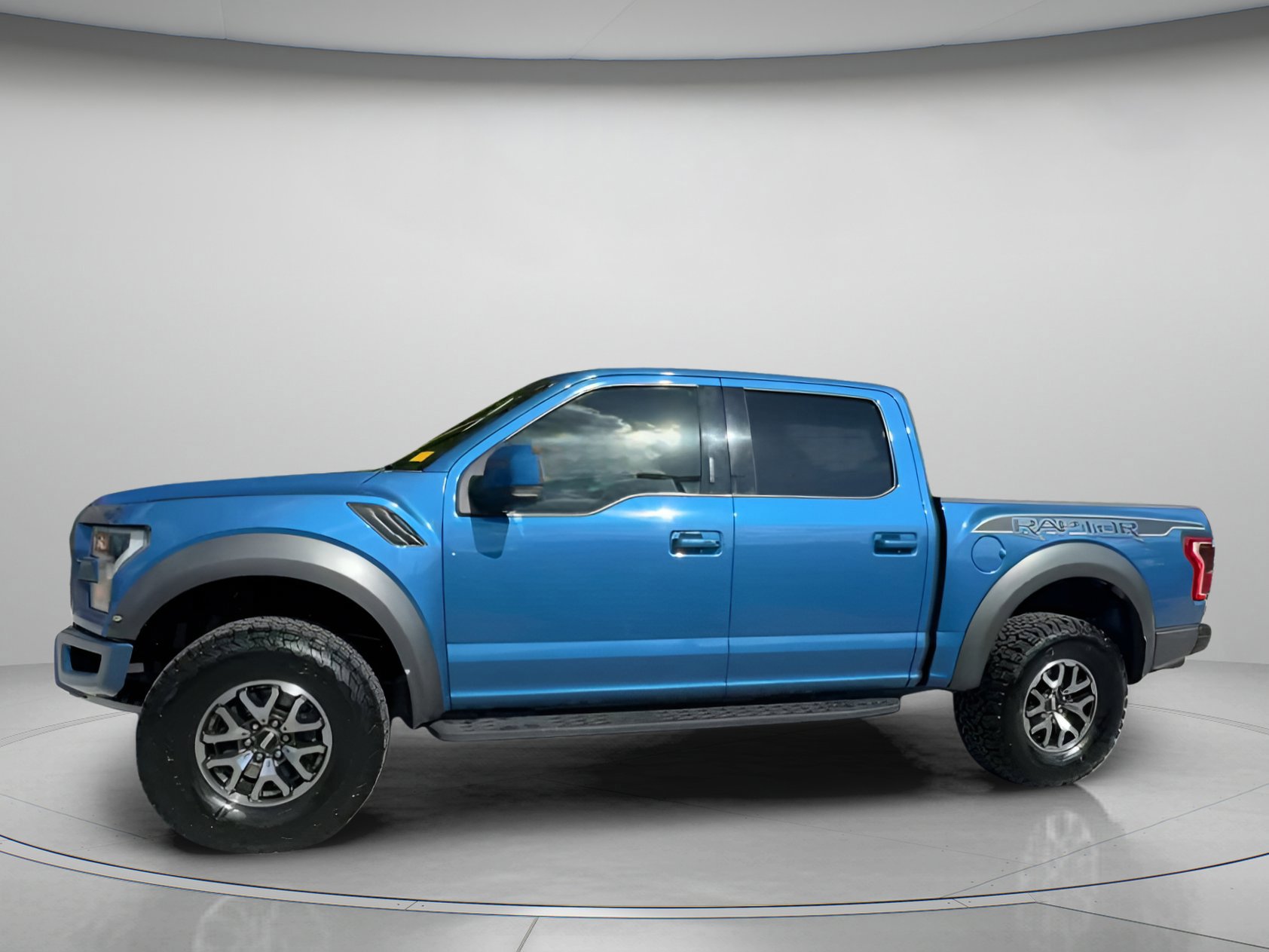 Certified 2020 Ford F150 Raptor w/ Equipment Group 802A Luxury image 7