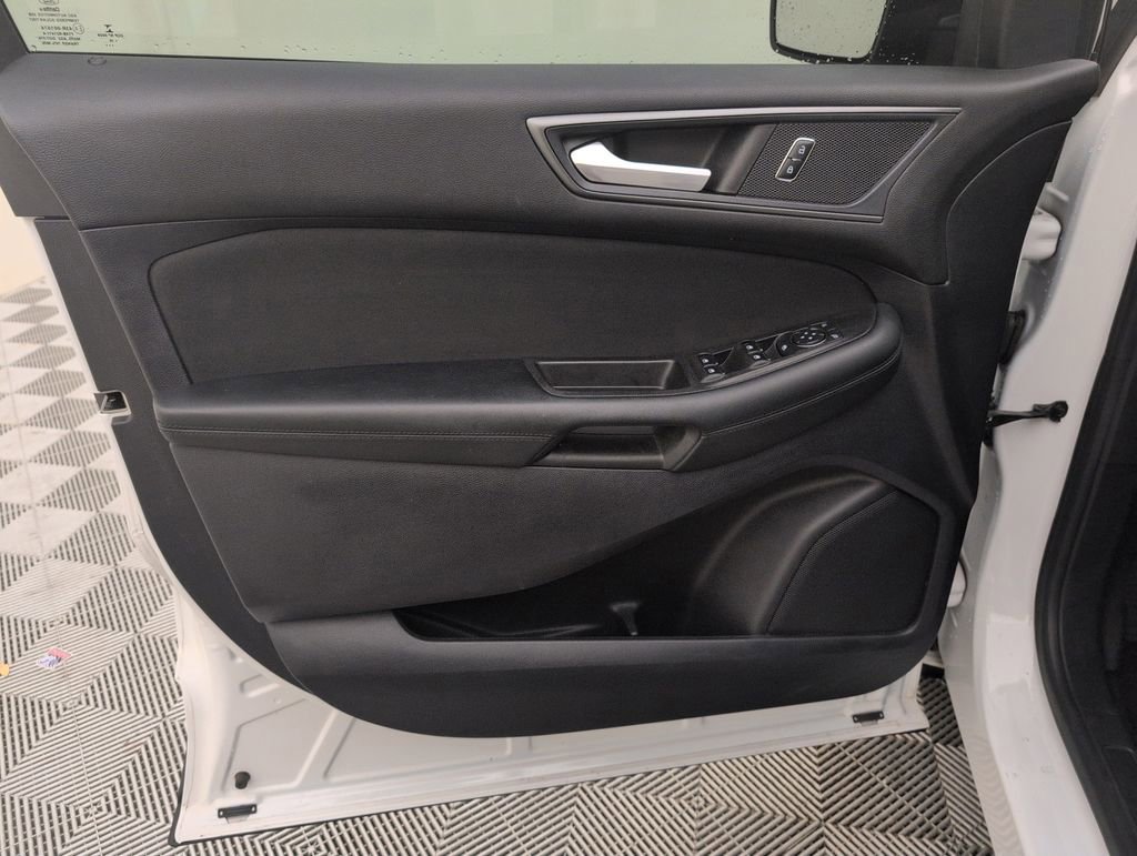 Certified 2019 Ford Edge SE w/ SE Fleet Driver's Package image 30