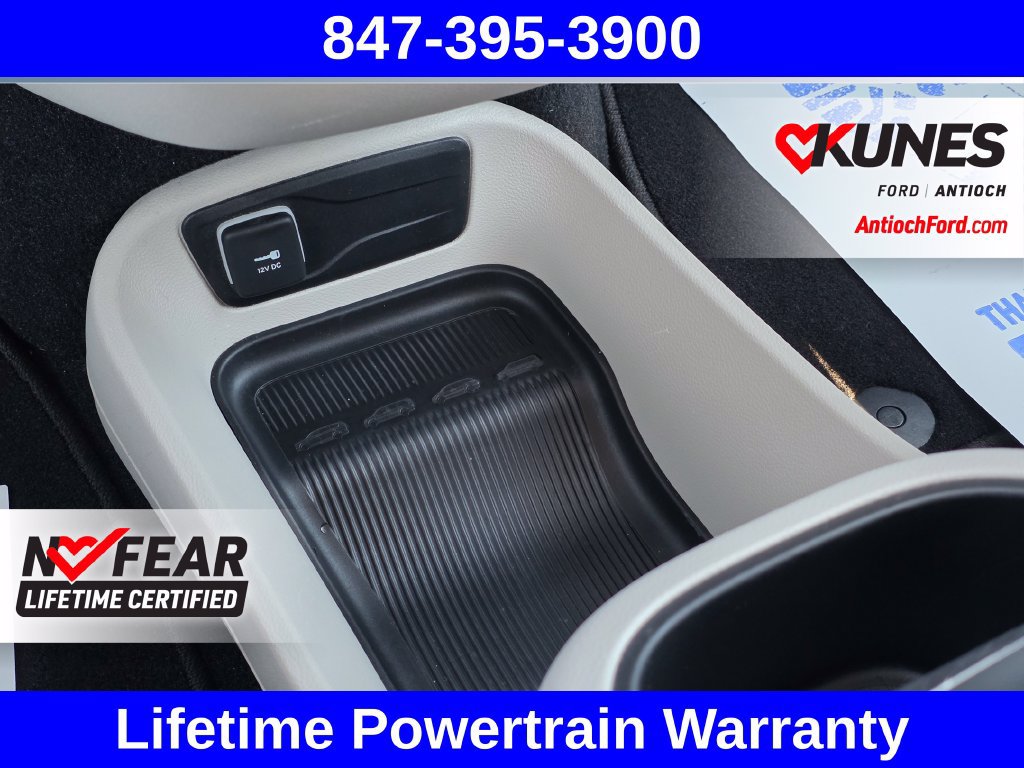 Used 2024 Chrysler Pacifica Touring-L FWD image 40