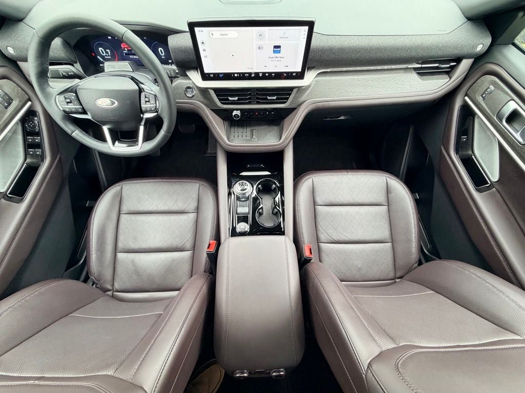 Certified 2025 Ford Explorer Platinum RWD image 21