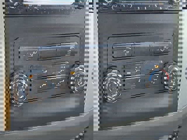 Used 2018 Nissan Frontier SV image 16