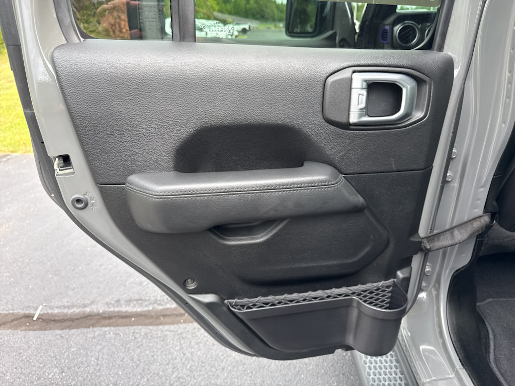 Used 2020 Jeep Wrangler Unlimited Sahara AWD/4WD image 10