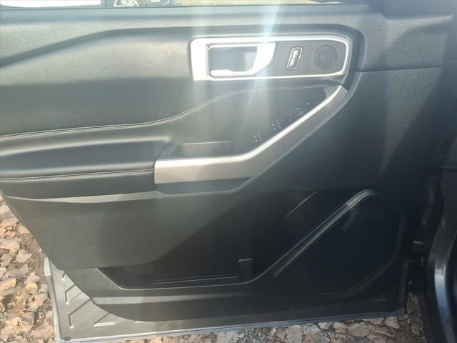 Certified 2023 Ford Explorer XLT w/ Equipment Group 202A image 15