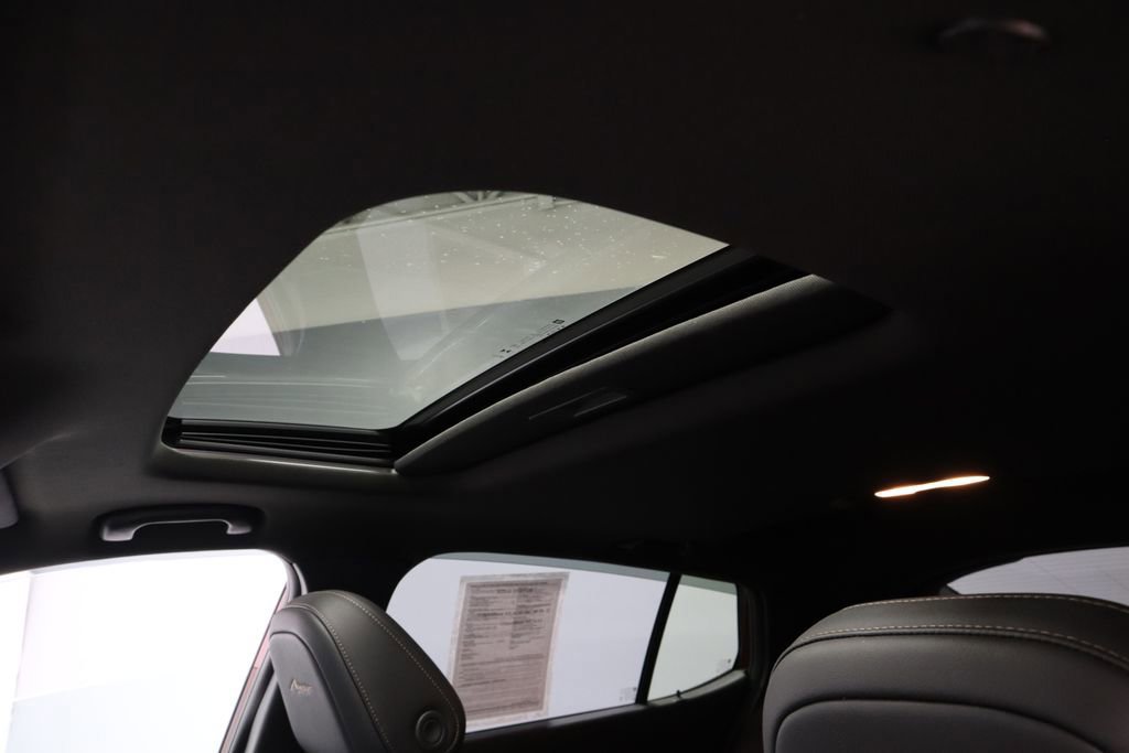 Used 2025 Buick Envista Avenir FWD image 33