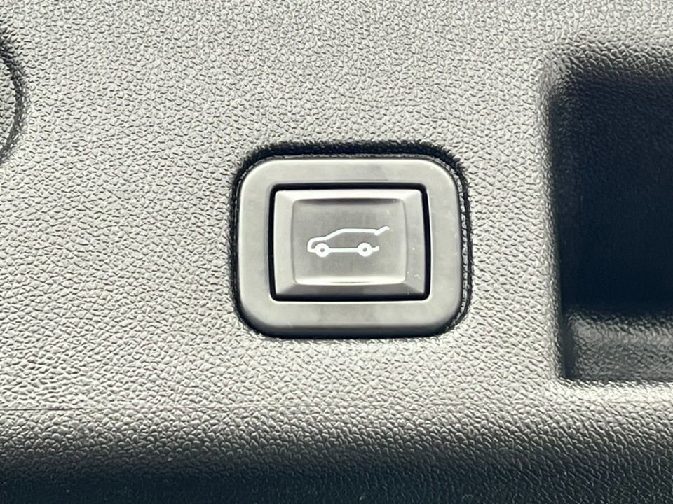 Used 2020 Chevrolet Equinox Premier image 38