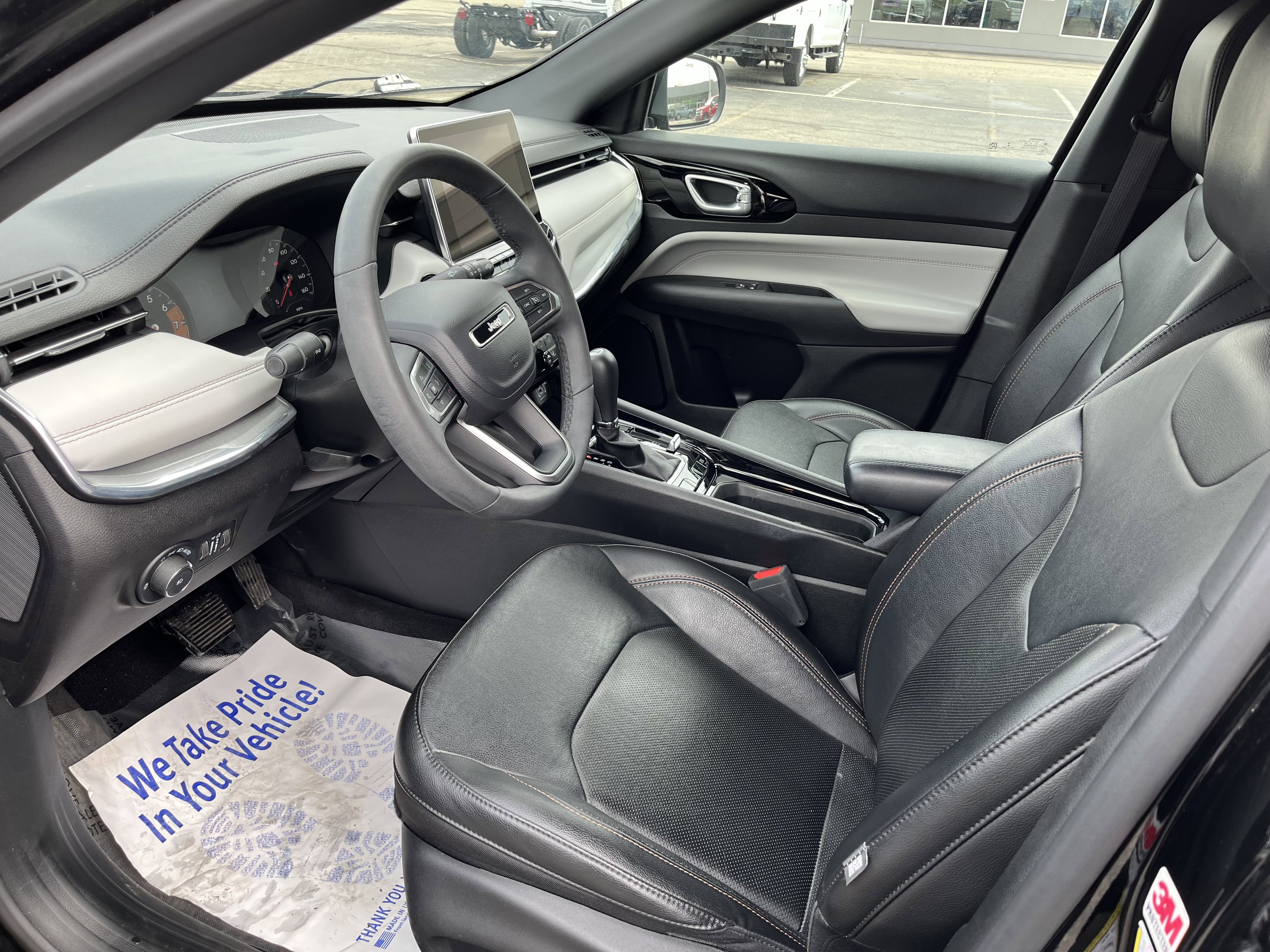 Used 2023 Jeep Compass Limited AWD/4WD image 7
