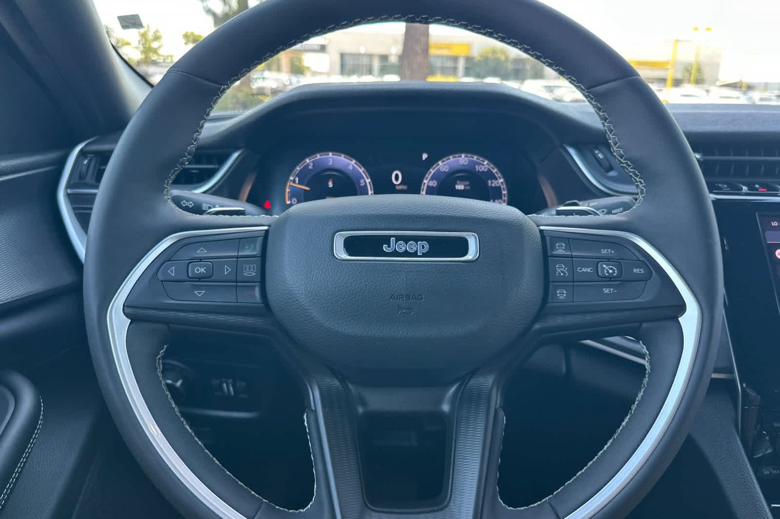 Used 2023 Jeep Grand Cherokee Altitude AWD/4WD image 24
