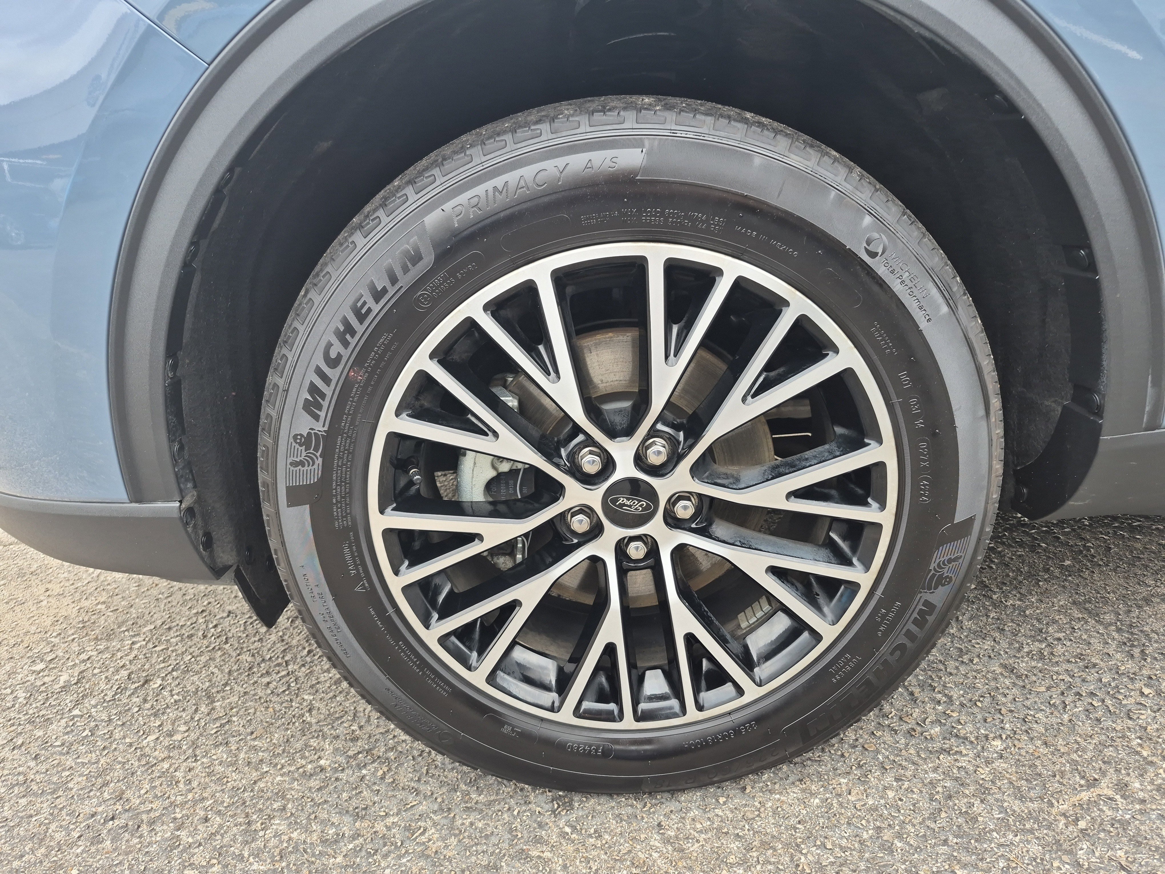 Certified 2025 Ford Escape PHEV w/ PHEV Premium Package image 8