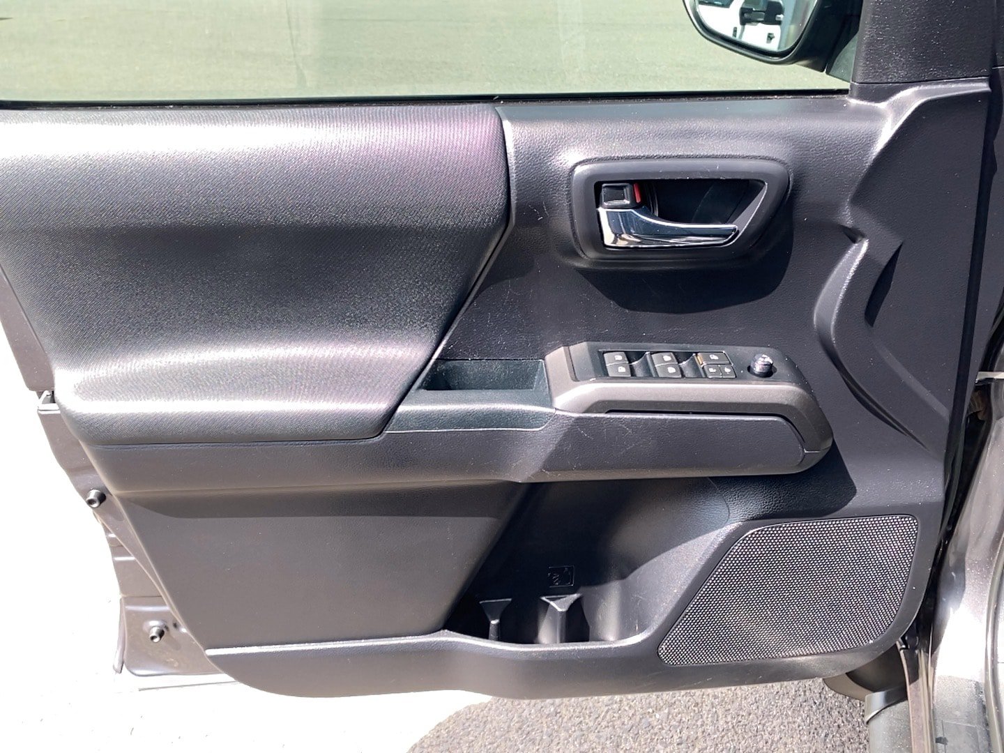 Used 2020 Toyota Tacoma TRD Sport w/ Technology Package AWD/4WD image 11