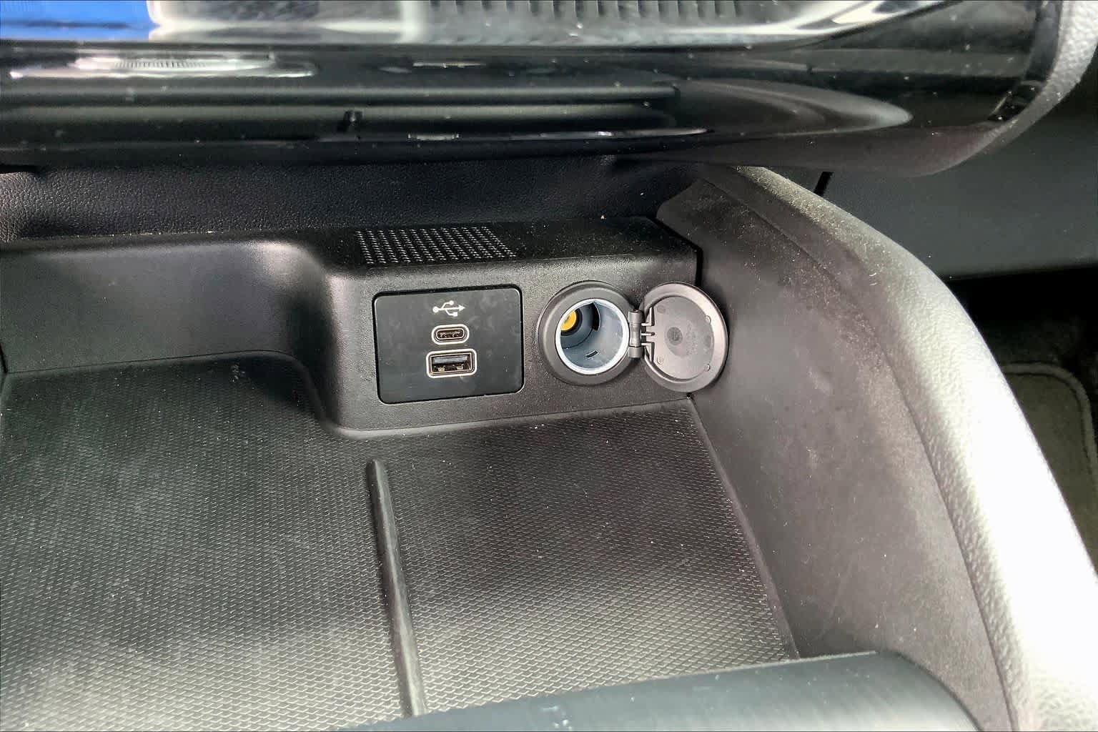 Certified 2024 Ford Escape ST-Line w/ Tech Pack #1 FWD image 31